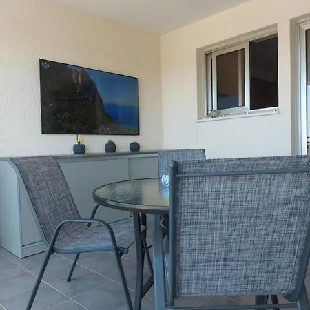Homestay Private In Shared Near Airport - 24 Hour Shuttle Service *